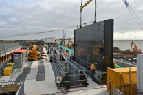 Afsluitdijk: de eerste kolossale spuischuiven geplaatst